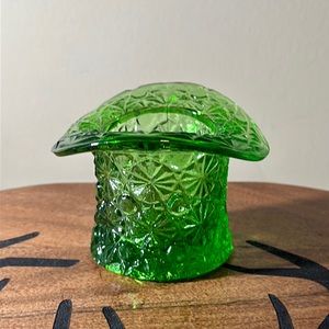 ☘️Fenton Daisy and Button Deep Green Small Top Hat Toothpick Holder ☘️